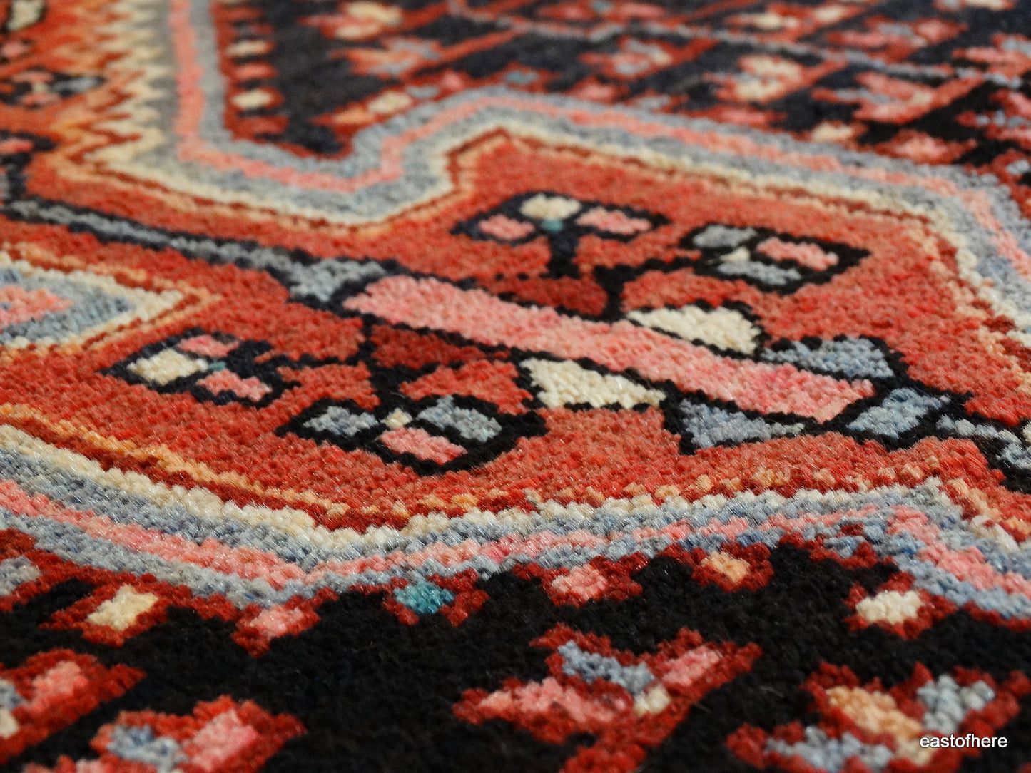 Vintage Tuyserkan (231 x 132cm) - eastofhere
