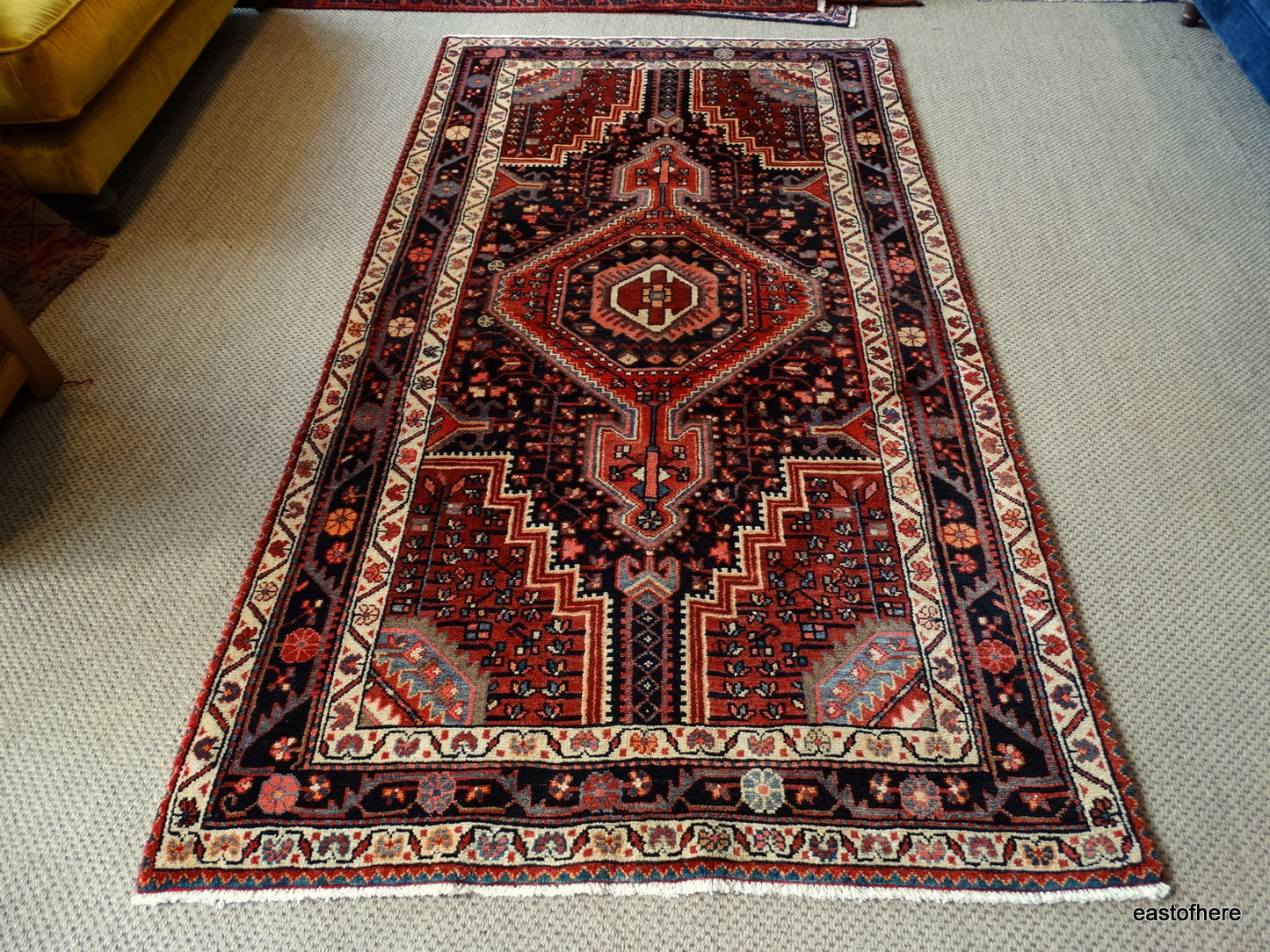 Vintage Tuyserkan (231 x 132cm) - eastofhere