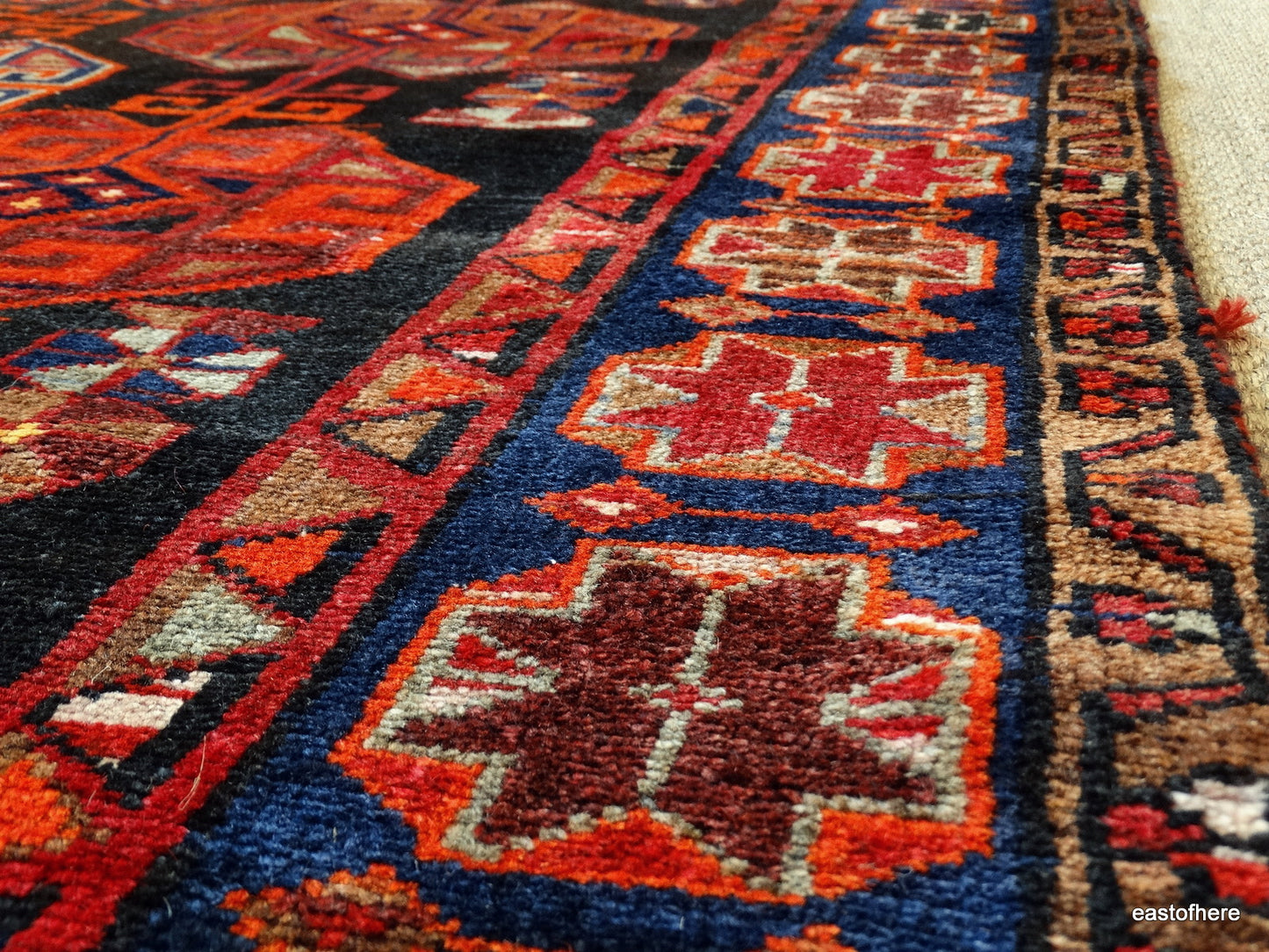 Iranian Lori (213 x 170cm)