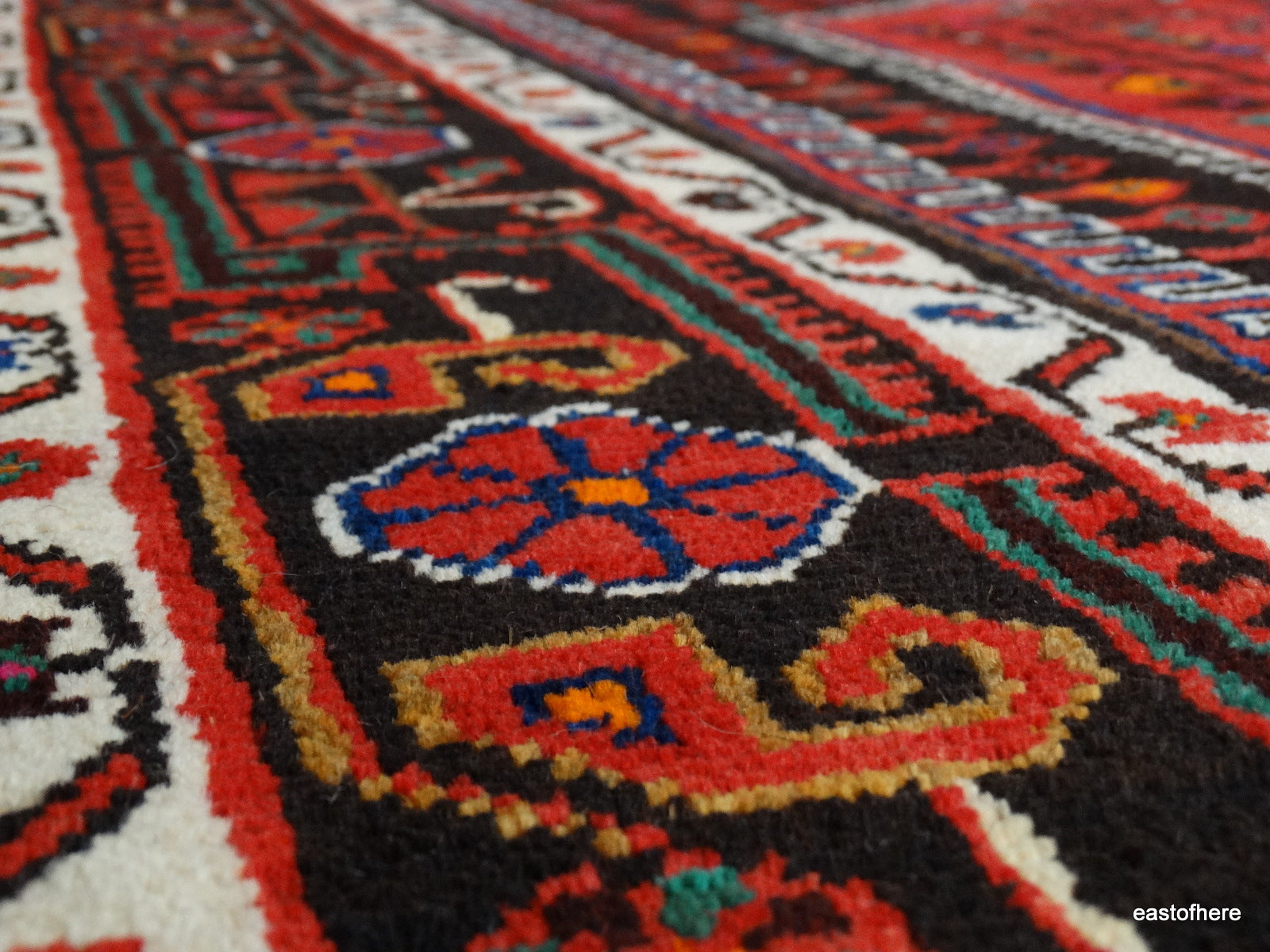 Vintage Tuyserkan (303 x 145cm) - eastofhere