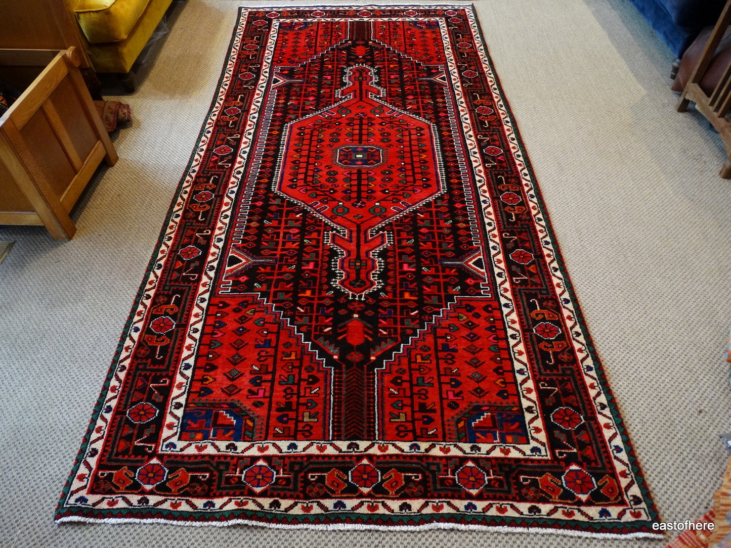 Vintage Tuyserkan (303 x 145cm) - eastofhere
