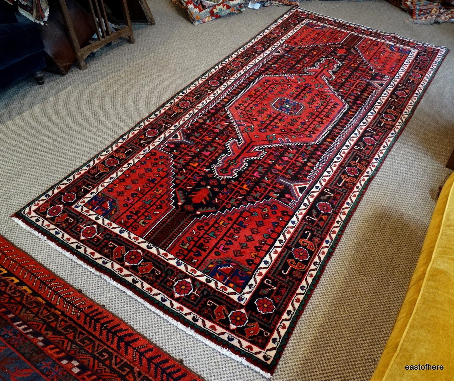 Vintage Tuyserkan (303 x 145cm) - eastofhere