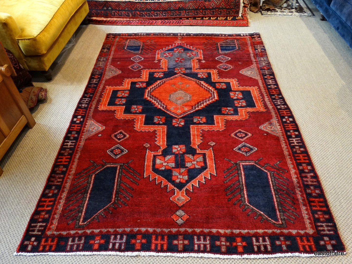 Bakhtiari Lori (235 x 163cm) - eastofhere