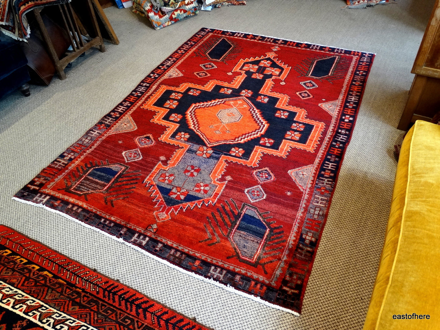 Bakhtiari Lori (235 x 163cm) - eastofhere