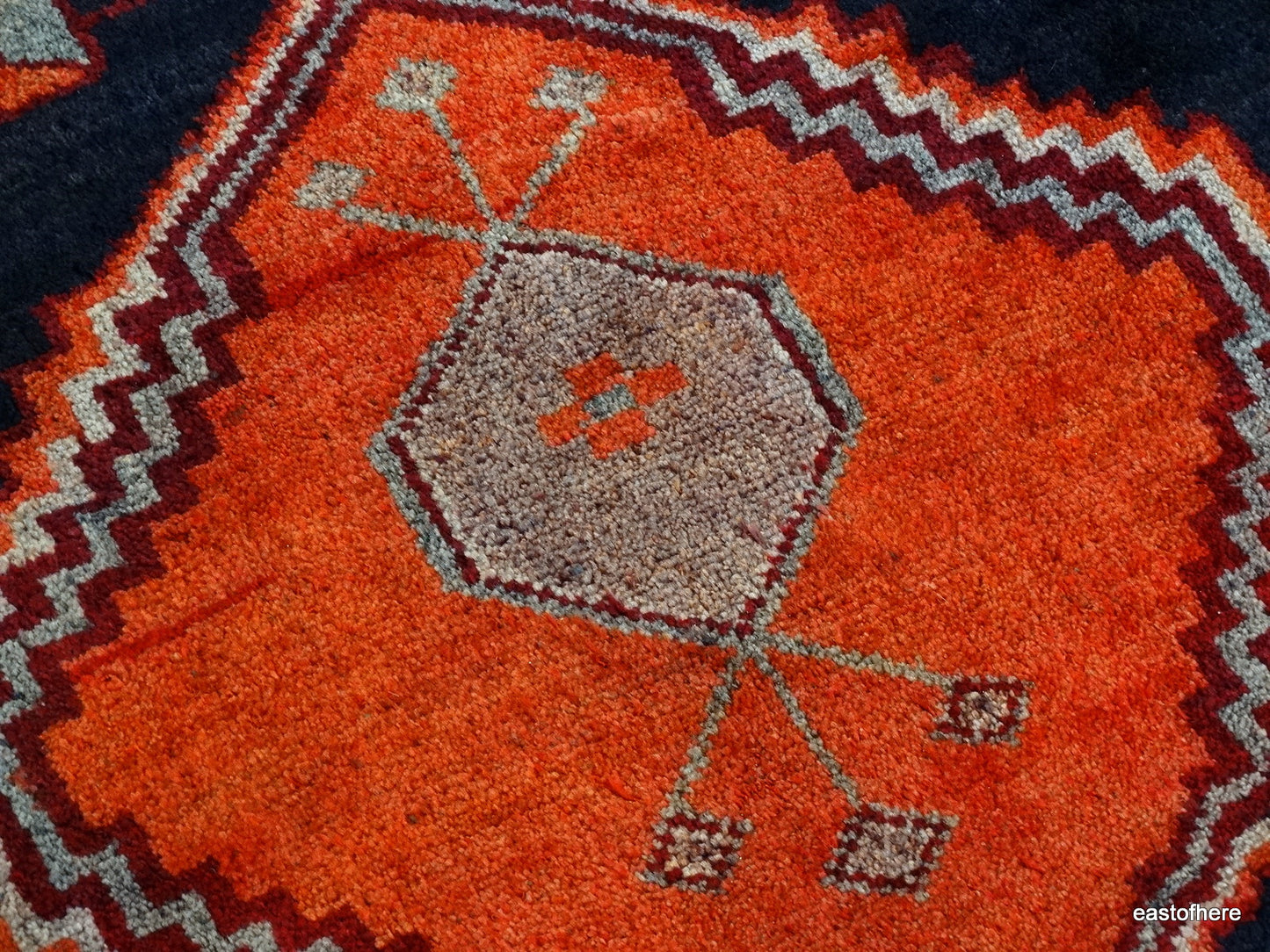 Bakhtiari Lori (235 x 163cm) - eastofhere