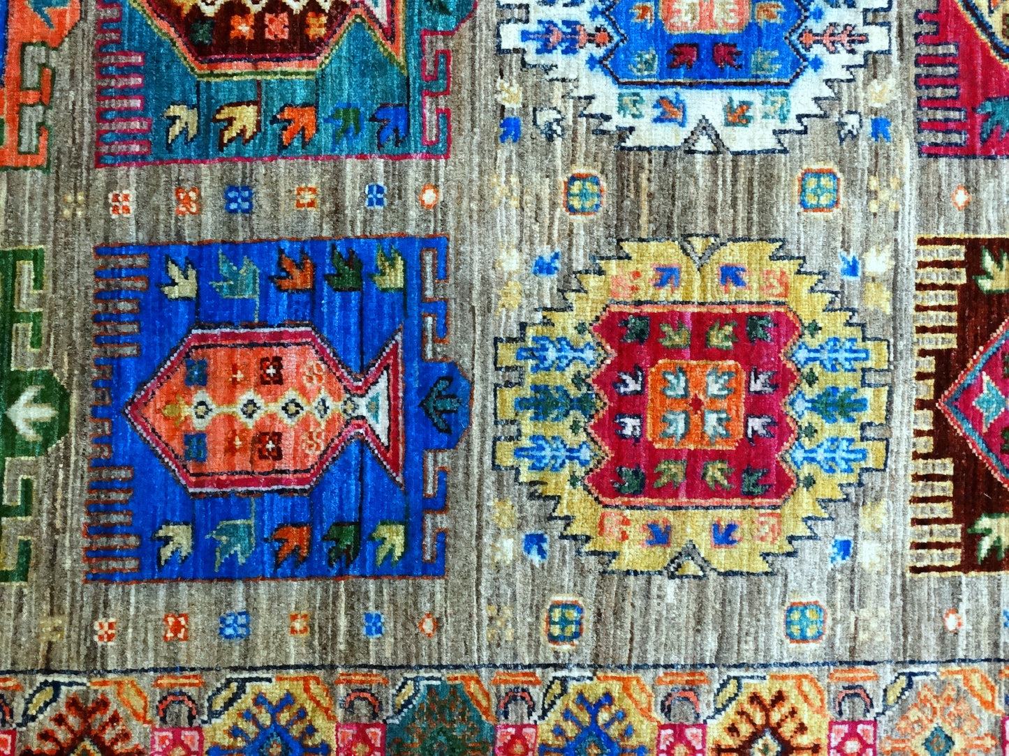 Afghan Sultani (209 x 302cm)