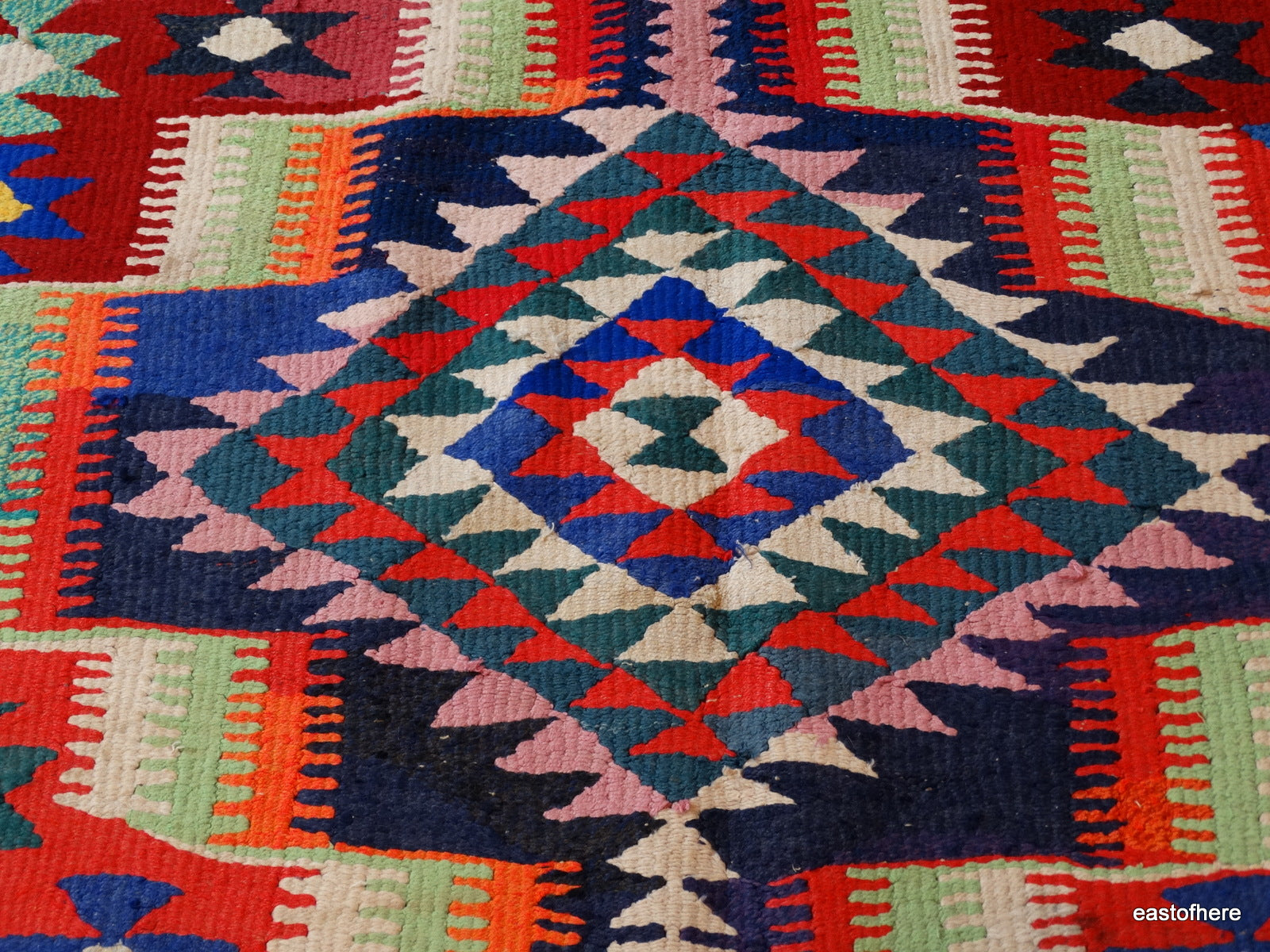 Vintage Iranian Kilim (275 x 156cm) - eastofhere