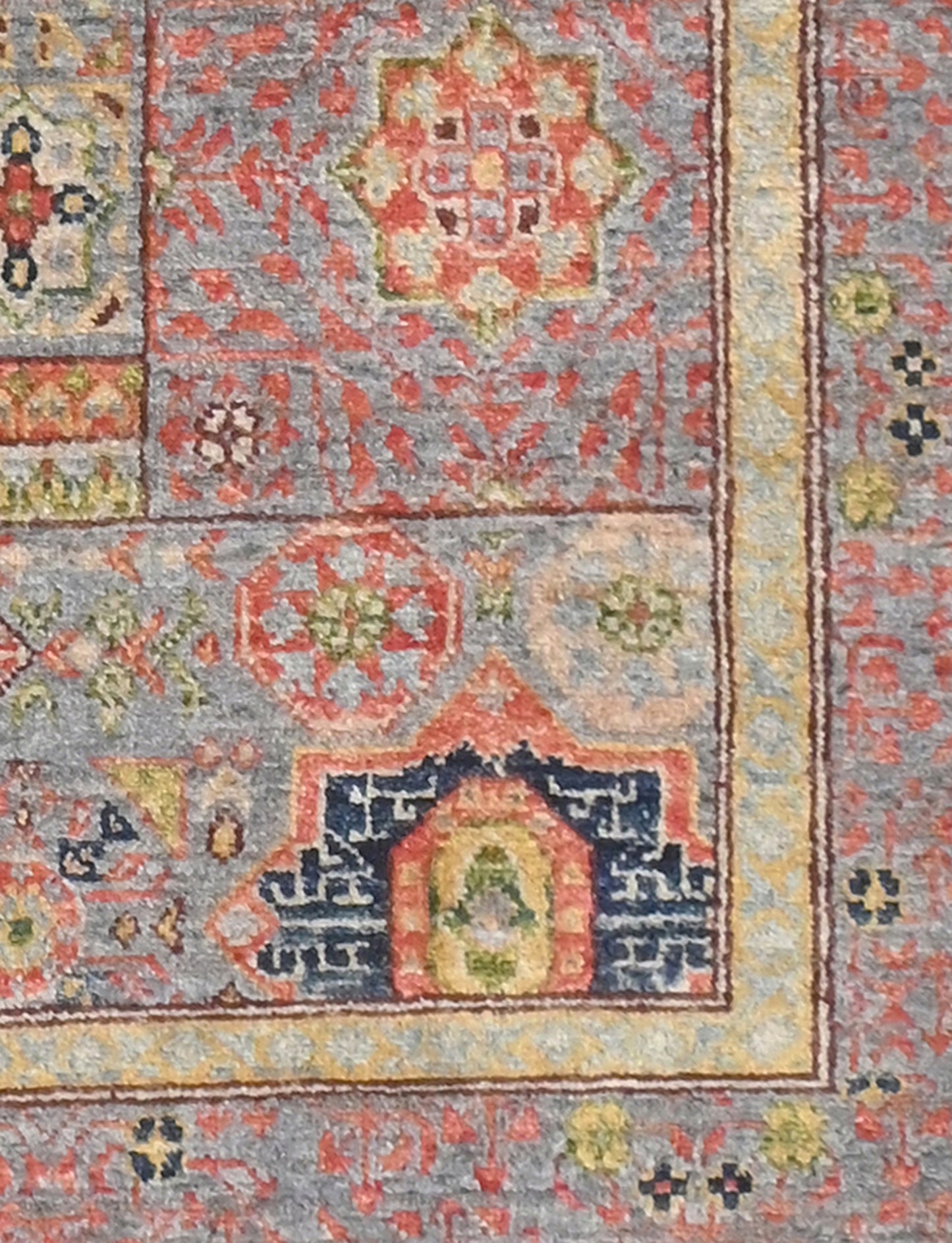 Afghan Mamluk (198 x 153cm)