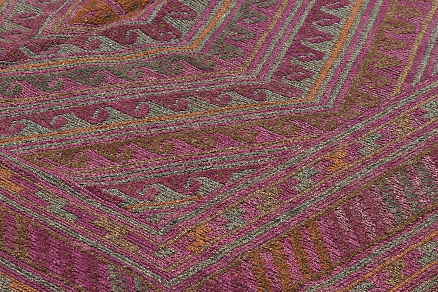 Afghan Meshwani Rug (284 x 203cm)